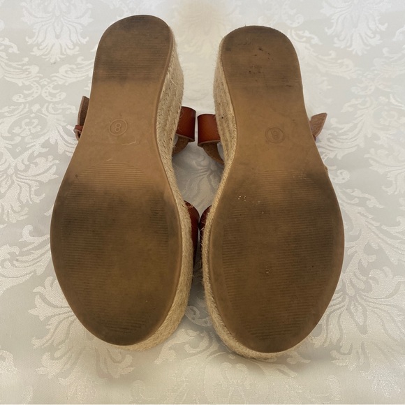 Woman’s Platform Brown Woven Sandals - Picture 6 of 9